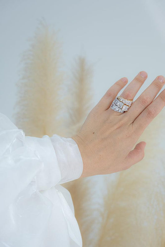 Amaniya ring in silver color to match your abaya outfit for a special occasion - ANNAH HARIRI