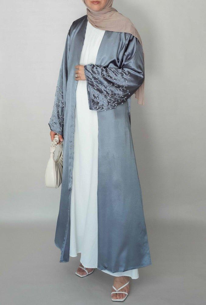 Gray Opalz embroidered abaya with snaps in satin with kimono sleeves - ANNAH HARIRI