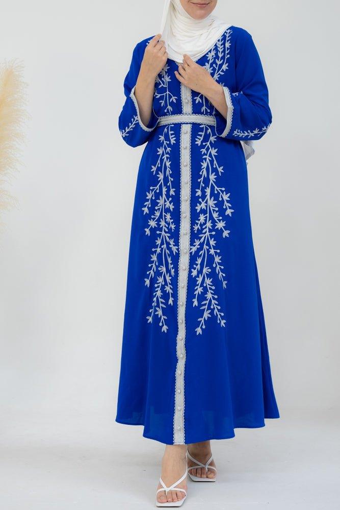 Kaftan Haifaa with white embroidery with traditional belt - ANNAH HARIRI