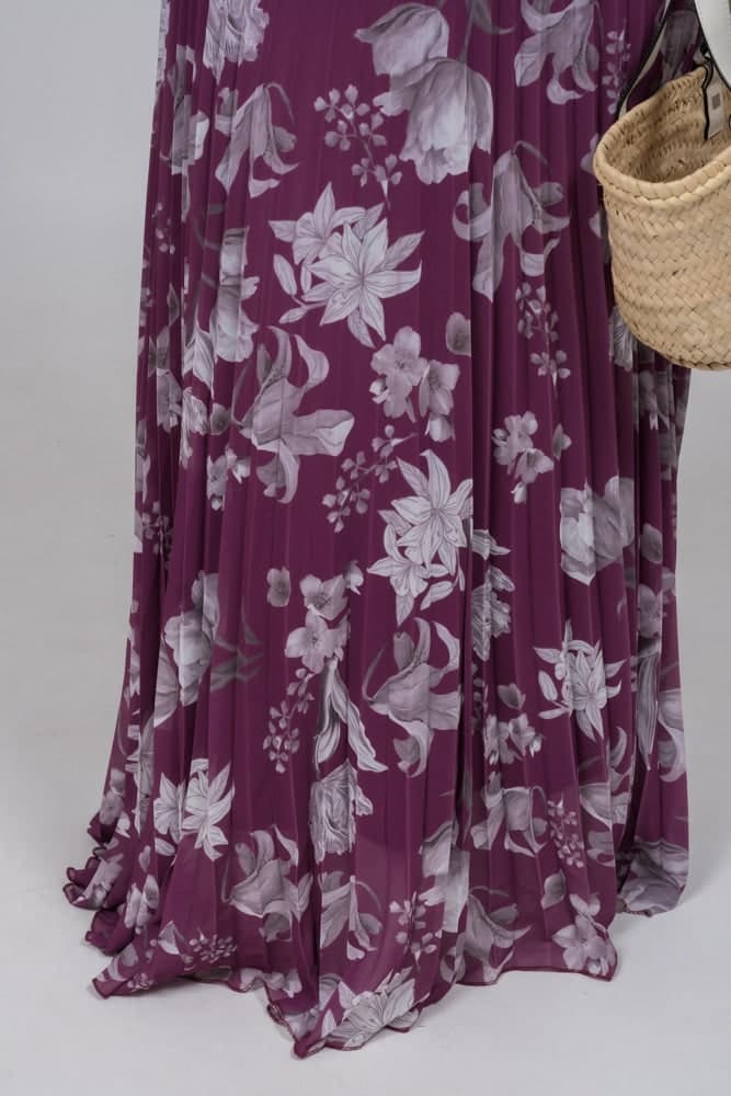 Everyday Casual DESIGN High Neck Pleated Maxi Dress in Ditsy Floral Print in Purple, view 3
