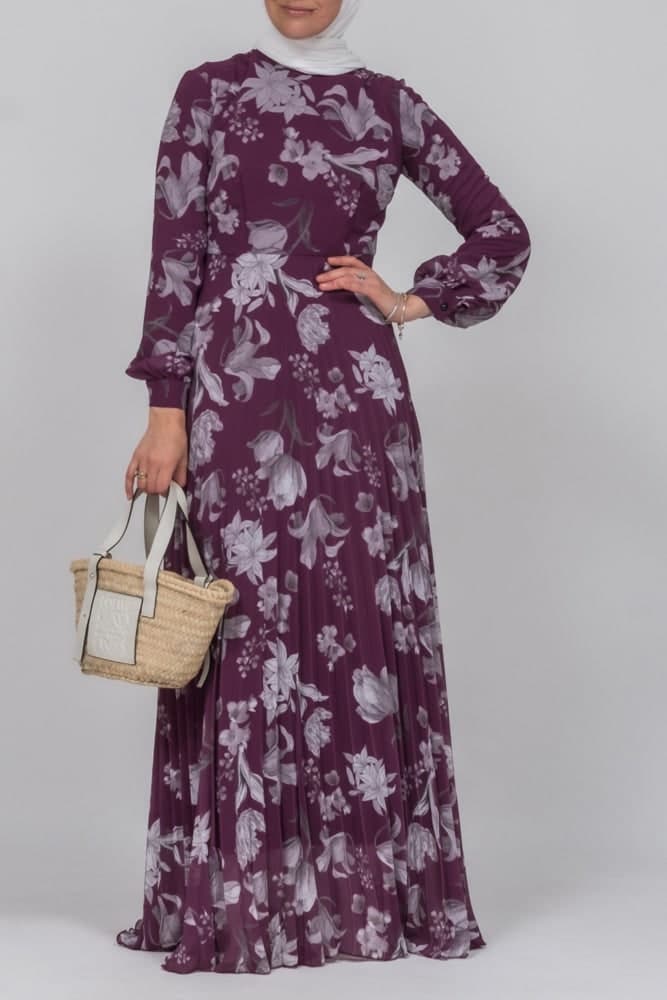 Everyday Casual DESIGN High Neck Pleated Maxi Dress in Ditsy Floral Print in Purple, view 4