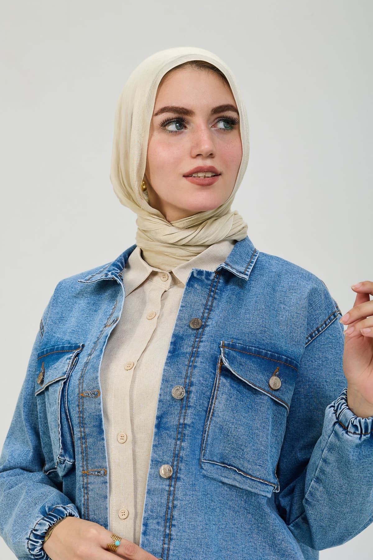 Side view of the jean maxi jacket
