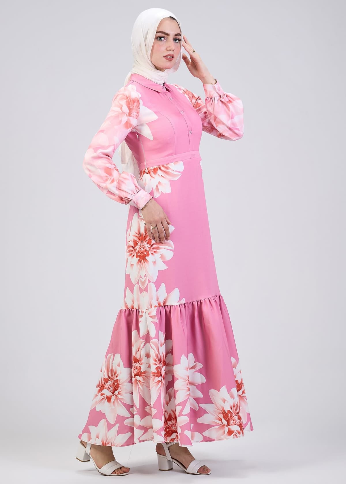 Close-up details of Pink Floral Maxi Dress