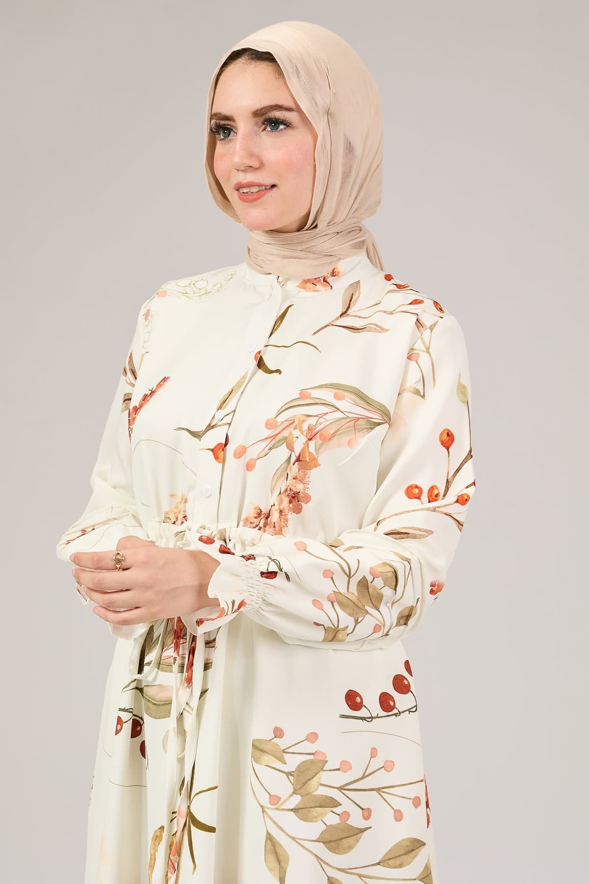 Cuffed sleeves on floral crepe polyester maxi dress
