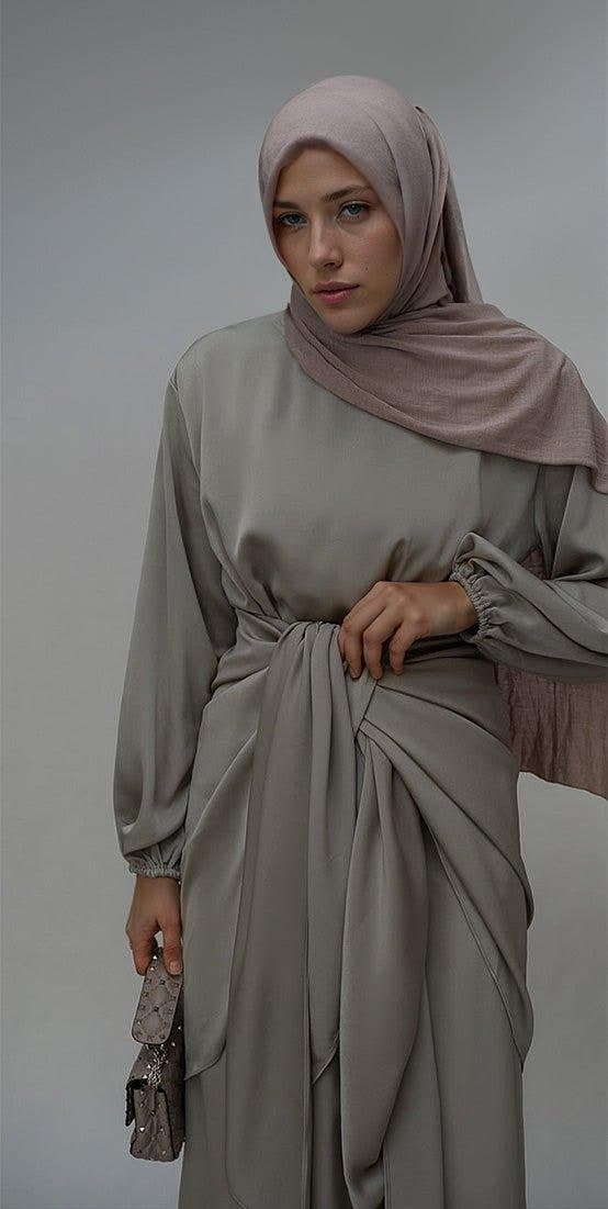 Fleeur maxi abaya dress with detached apron elasticated sleeve like tie waist piece in satin green - ANNAH HARIRI