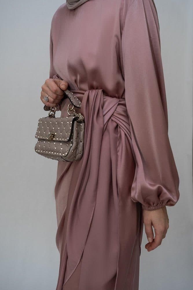 Ulaa Maxi Abaya Dress with Detached Apron Elasticated Sleeve Like Tie Waist Piece in Satin Pink, view 4