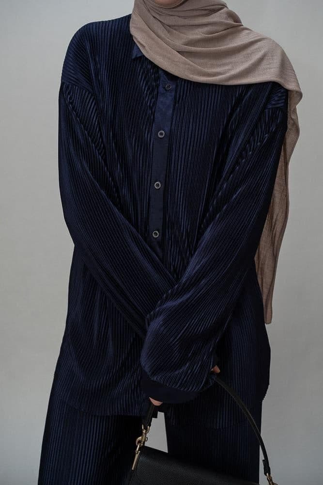 Kibaar Pleated Modest Set with Pants and Shirt in Navy Dark Blue, view 8