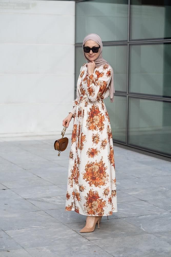 Karanfil Ruched Sleeve Maxi Dress in Ditsy Autumn Floral Loose Fit in white, view 5
