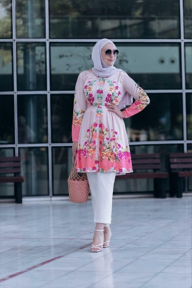 Zumra Tall Tunic Shirt with Ruffles and Long Sleeve in Floral in pink, view 9