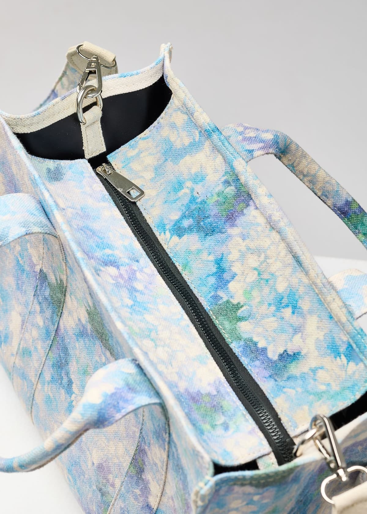 Blossom Blue Floral Medium Tote Interior View