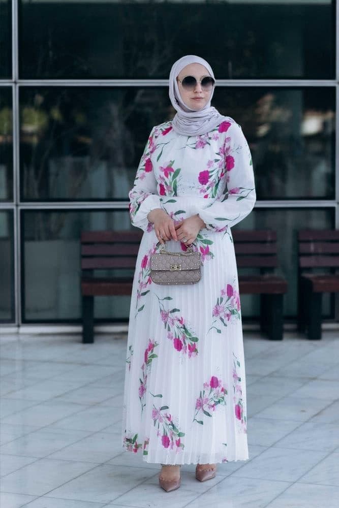 Sinem Maxi Dress with Pleated Skirt and Long Sleeve in white, view 7