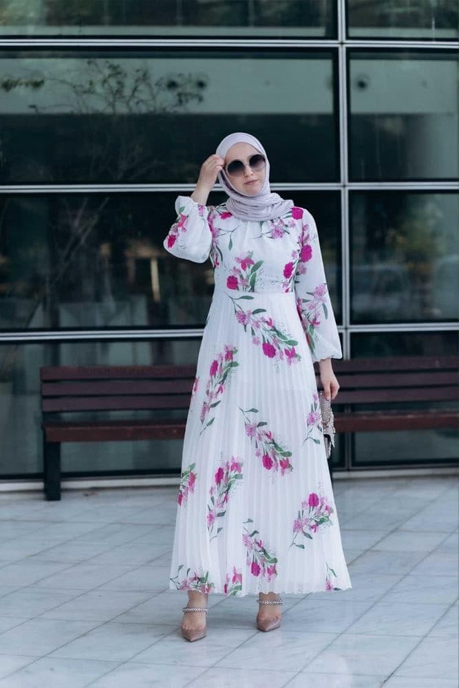 Sinem Maxi Dress with Pleated Skirt and Long Sleeve in white, view 6