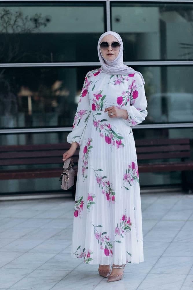 Sinem Maxi Dress with Pleated Skirt and Long Sleeve in white, view 11