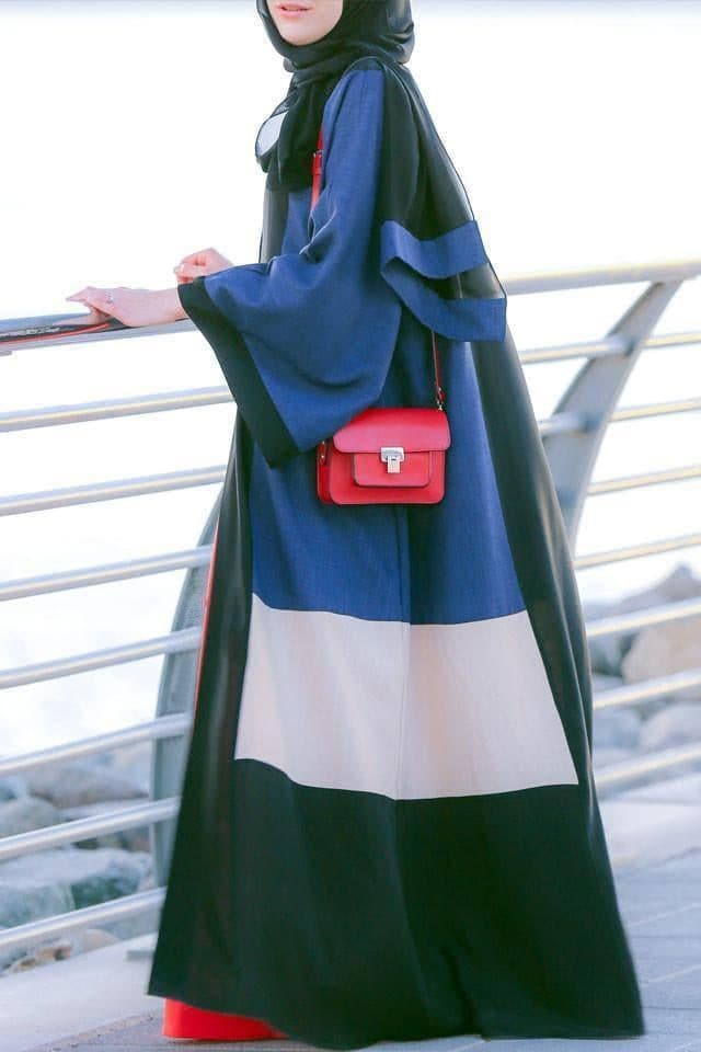 Fluid Abaya in black, view 4