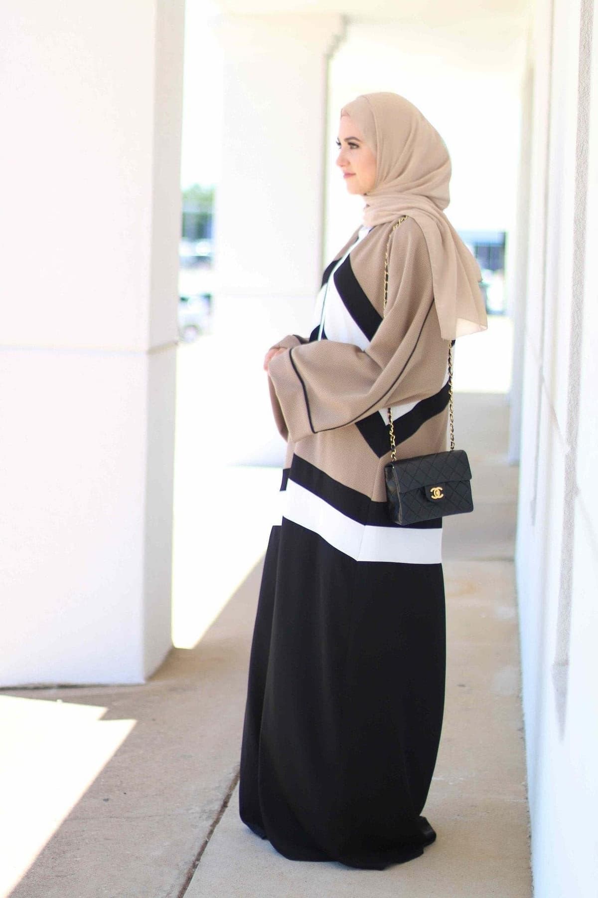 Colourblock Abaya in black, view 6