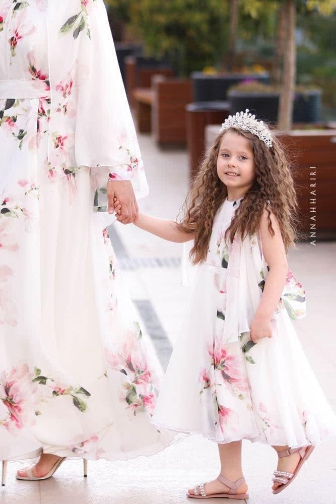 Little Cape Dress in white, view 4