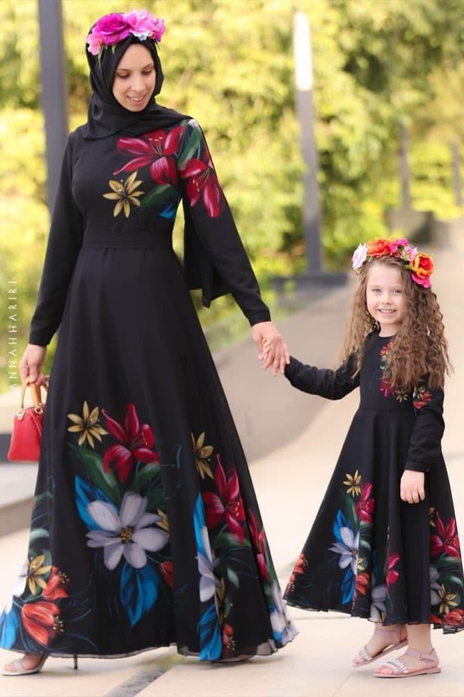 Little Beautiful Dress in black, view 3