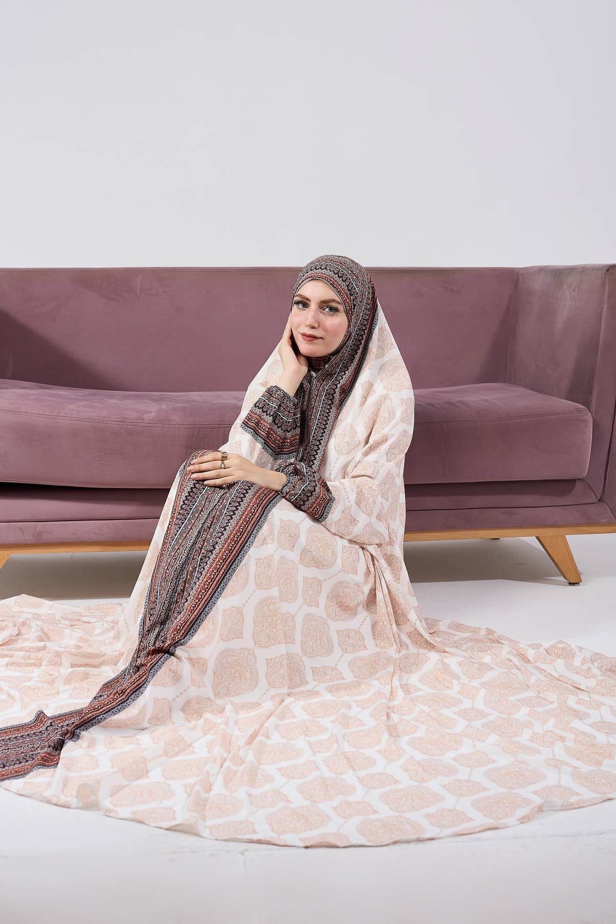 Satin gown dress with elasticated cuffs and bohemian patterns