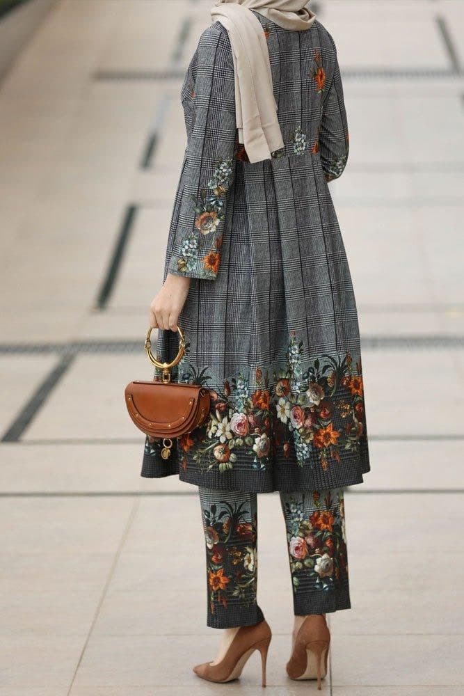 Safiyaa Modest Set in grey, view 3