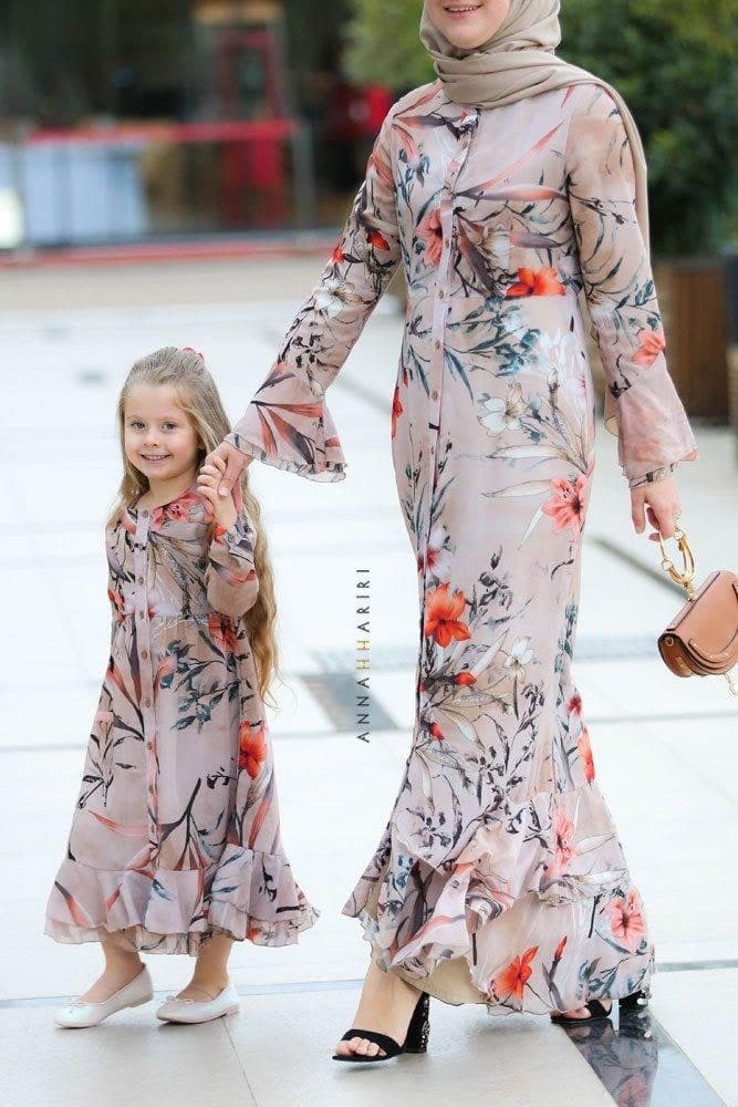 Little Nina Dress in beige, view 3