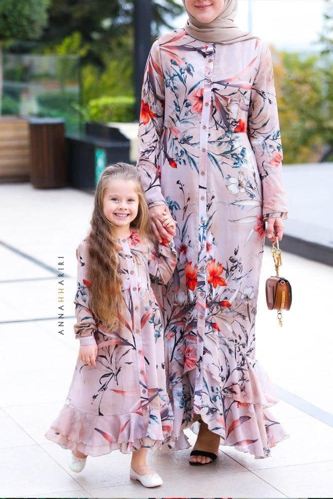 Little Nina Dress in beige, view 5