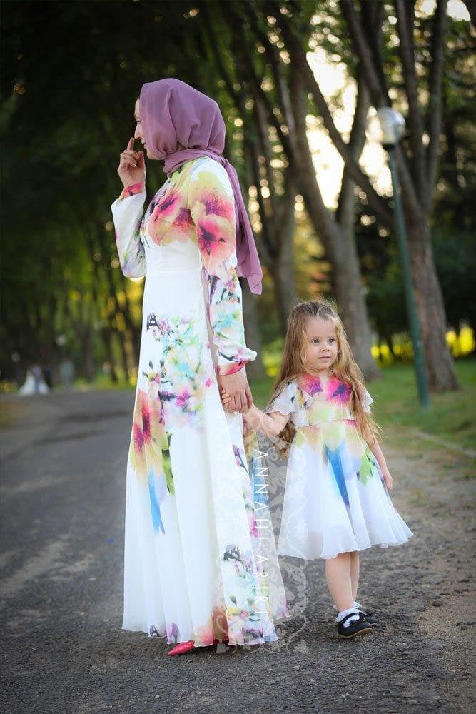 Little Silk Flower Dress in white, view 5
