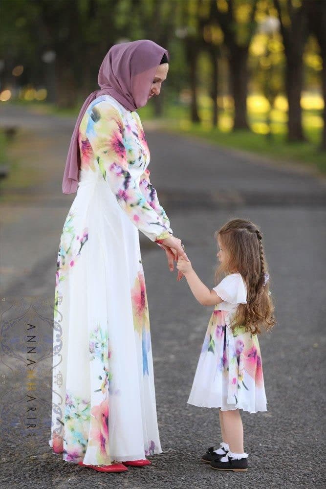 Little Silk Flower Dress in white, view 3