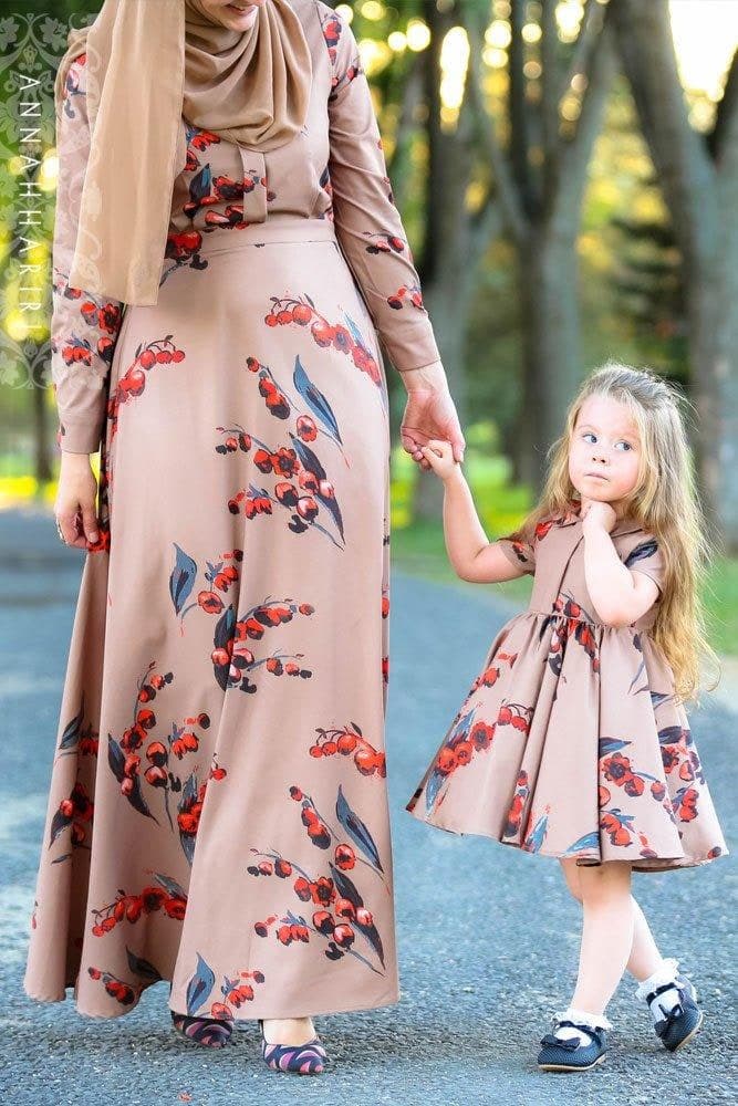 Little Autumn Cherry Dress in beige, view 4