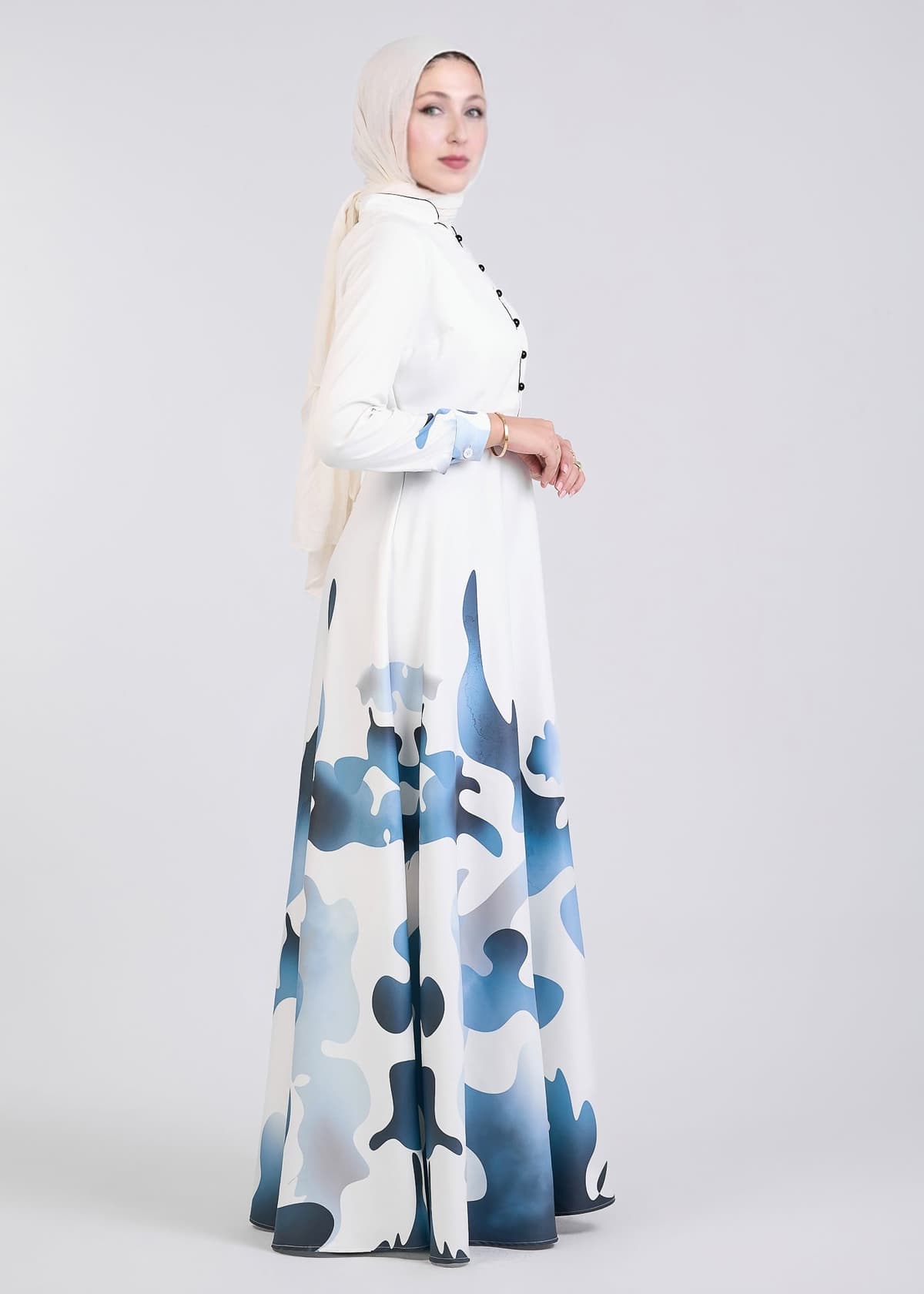 Sleeve design of Azure Wave Abstract Crepe Maxi Dress