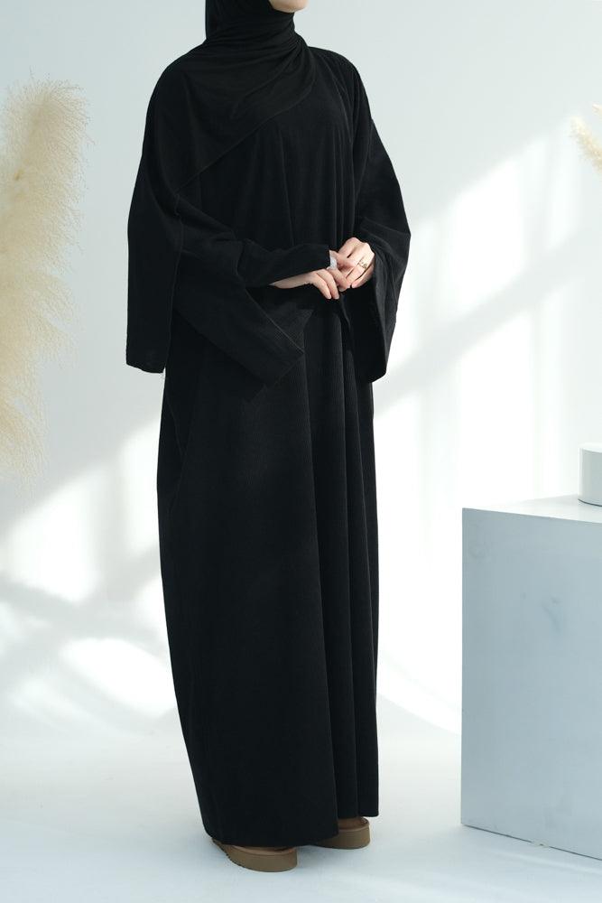 Xeniaa dress in velvet like fabric of a loose cut with silts on sleeve cuffs and pockets - ANNAH HARIRI