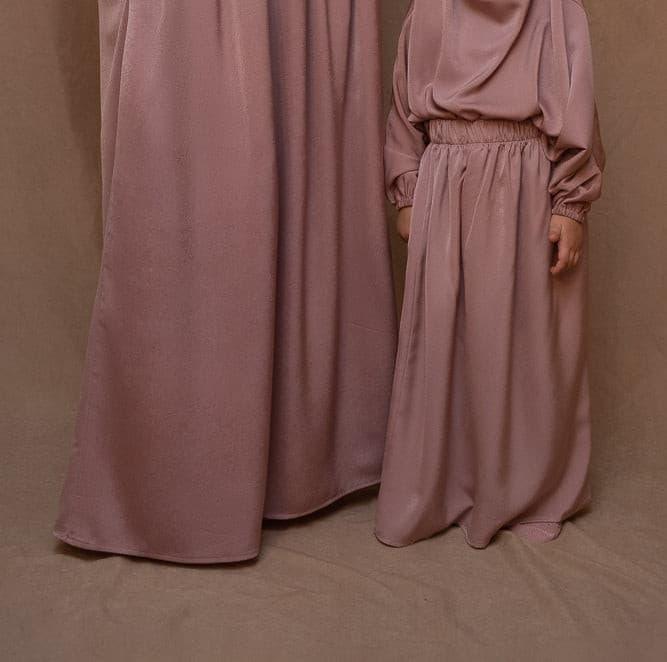 Coraal KIDS prayer gown from "Mommy and me prayer khimar collection" in light pink - ANNAH HARIRI