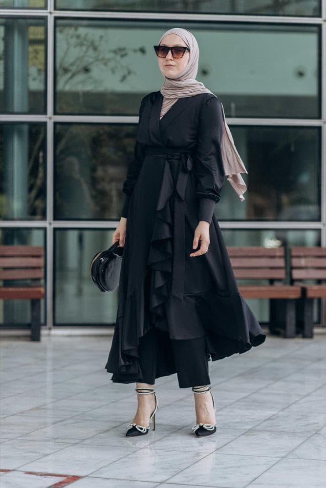 Emel satin wrap tunic with long sleeve in black - ANNAH HARIRI