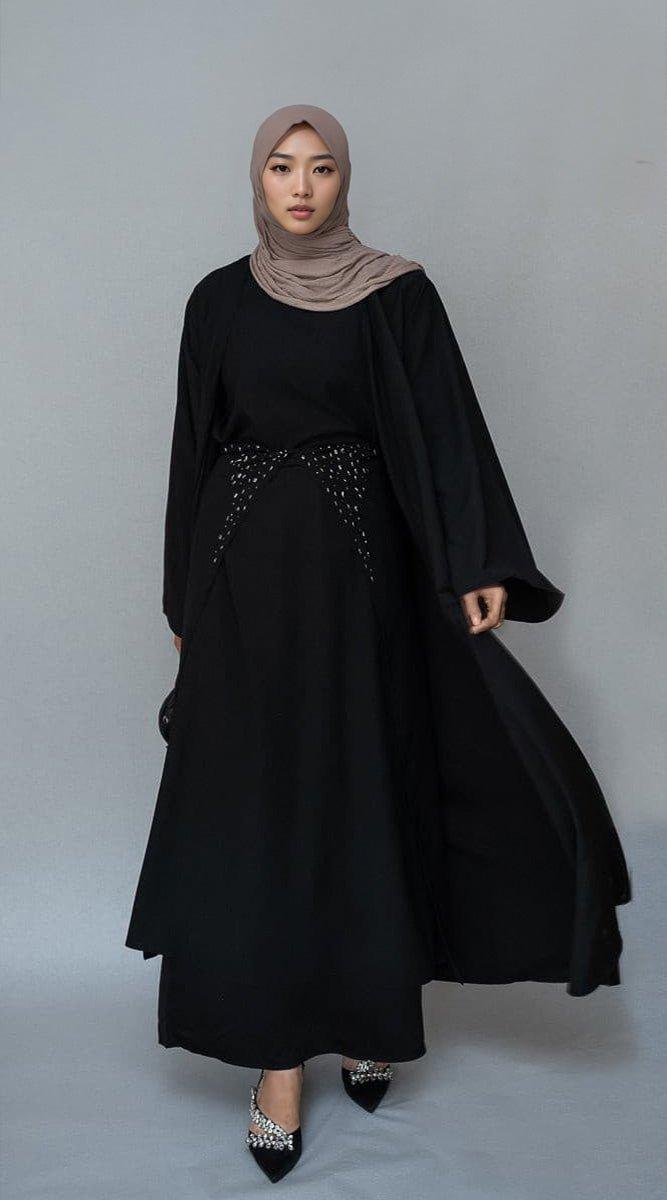 Frasiah 3 piece abaya in black with embroidery apron piece - ANNAH HARIRI