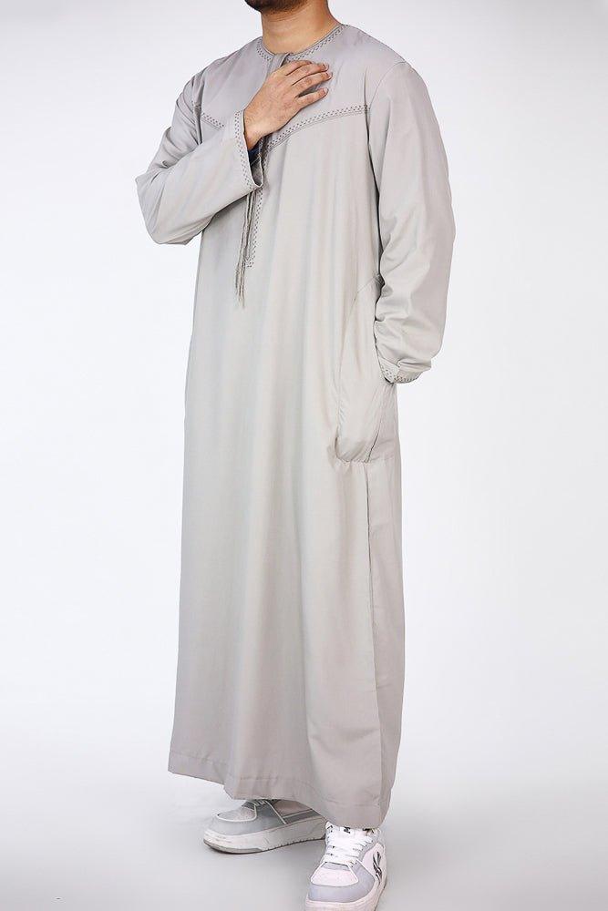 Light Gray Men's Classic Style Thobe With Collar Islamic Clothing For Prayer and Eid - ANNAH HARIRI