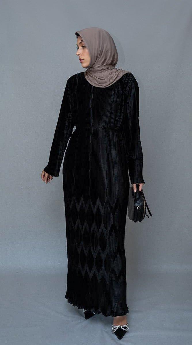 Pleated maxi pencil dress with a embossed skirt and a string belt in black - ANNAH HARIRI