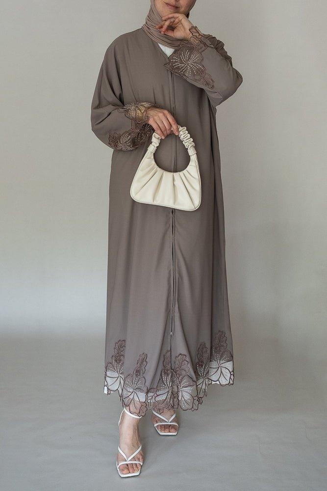 Veronne lace detail abaya with front zipper - ANNAH HARIRI