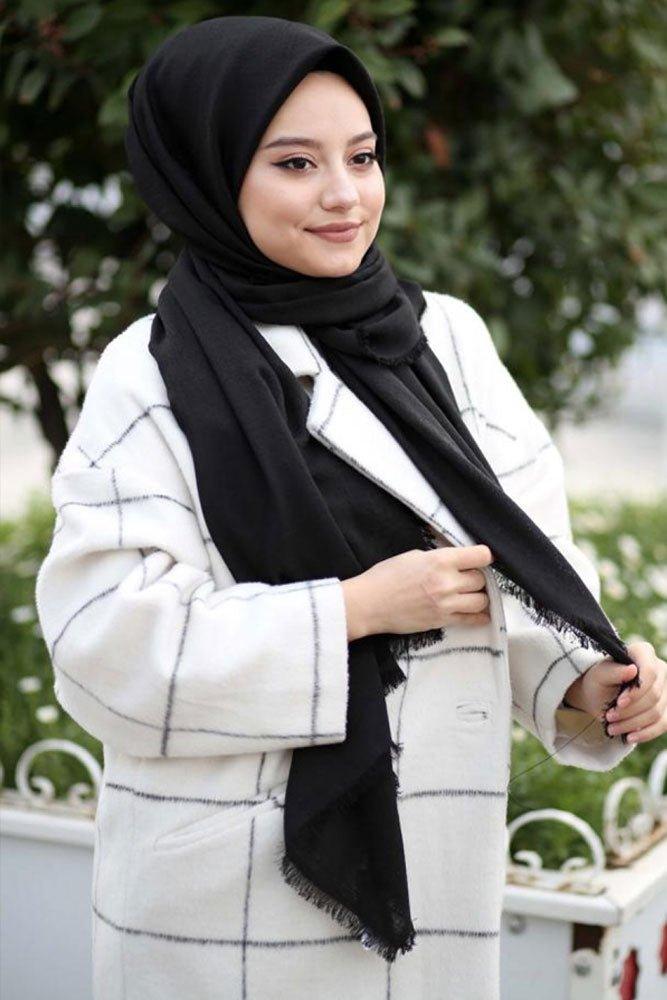 Warm Black scarf - ANNAH HARIRI