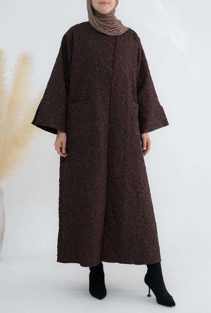 Winter brown abaya with embossed flower pattern and front pockets with a detachable belt - ANNAH HARIRI