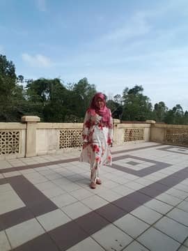 Customer photo from Roswanira A.