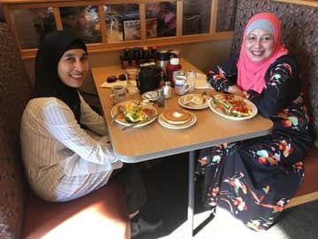 Customer photo from Zelvi Y.